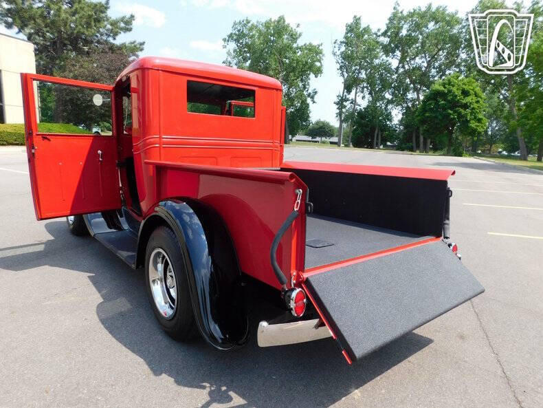 1933 Chevrolet Apache