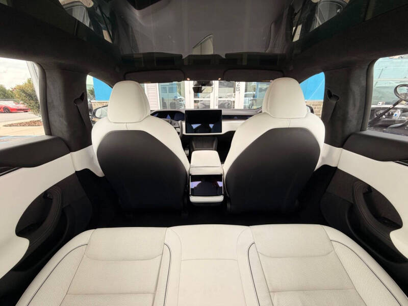 2022 Tesla Model S Plaid