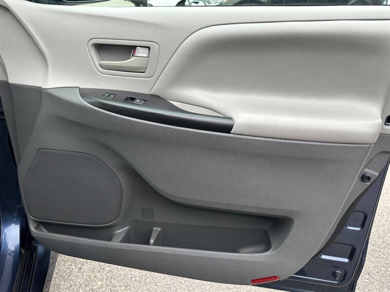 2020 Toyota Sienna L 7-Passenger