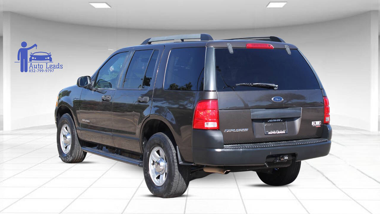 2005 Ford Explorer XLS photo 10