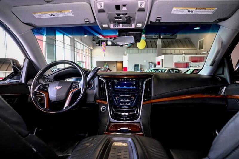 2017 Cadillac Escalade Luxury