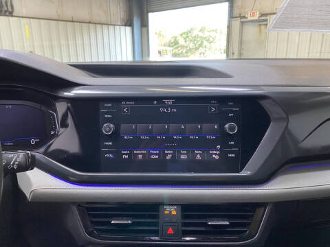 2024 Volkswagen Taos SEL 4Motion