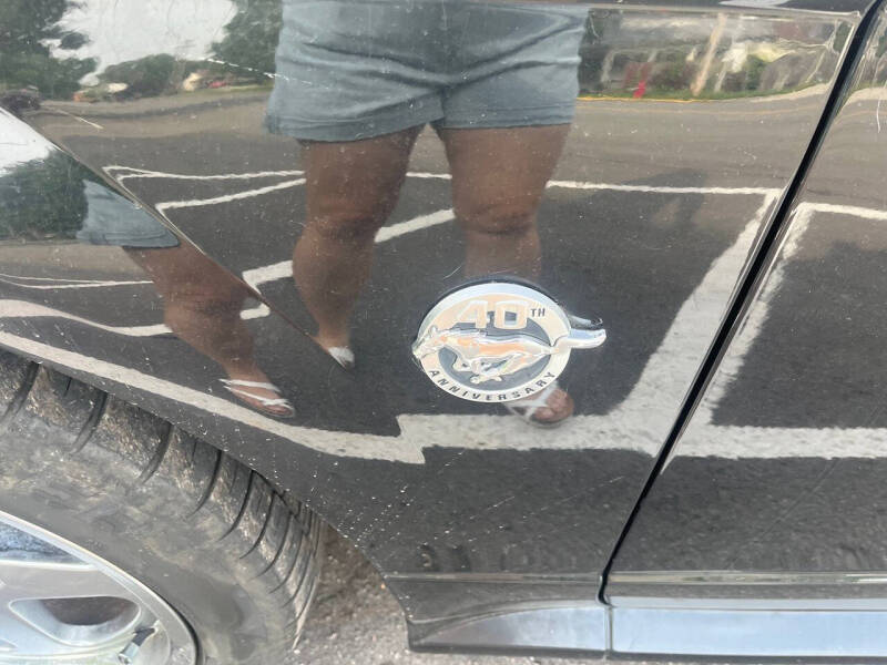 2004 Ford Mustang GT Deluxe