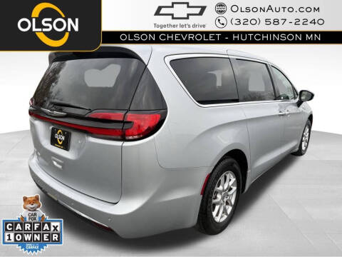 2024 Chrysler Pacifica Touring L