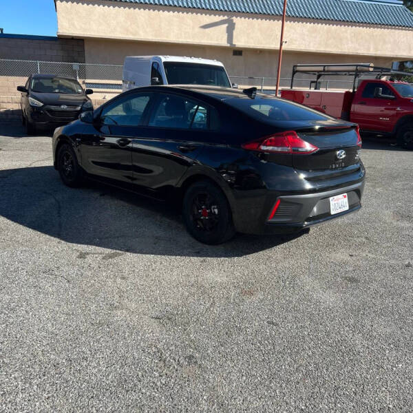 2017 Hyundai Ioniq Hybrid Blue