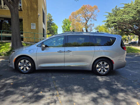 2018 Chrysler Pacifica Hybrid Limited