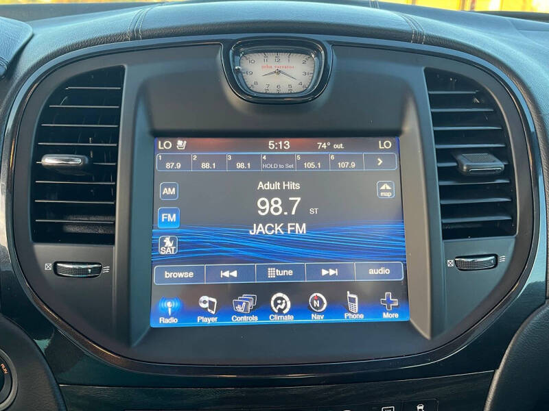 2014 Chrysler 300 C John Varvatos Limited Edition