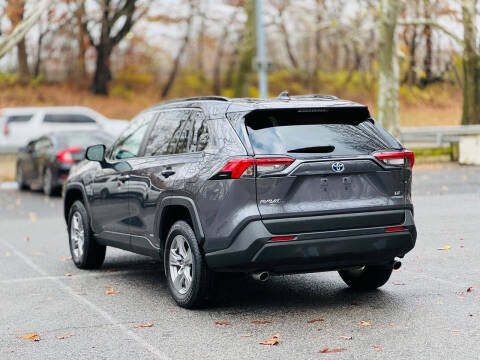 2023 Toyota RAV4 Hybrid LE