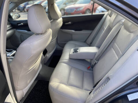 2013 Toyota Camry Hybrid LE