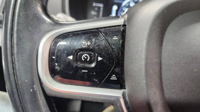 2018 Volvo XC90 T5 Momentum 7-Passenger