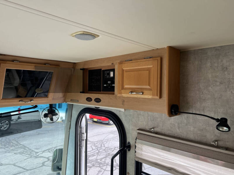 2005 Freightliner xc37