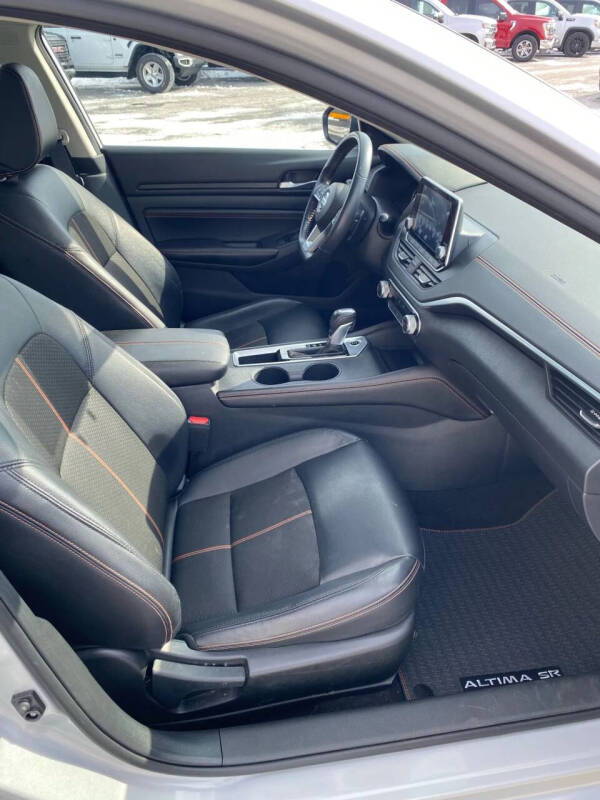 2022 Nissan Altima 2.5 SR