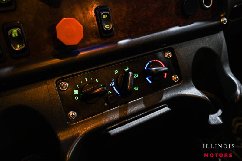 2005 Freightliner M2 106