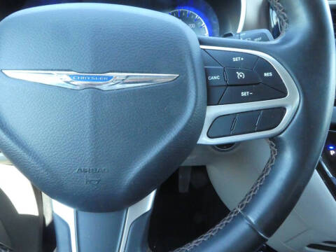 2017 Chrysler Pacifica Touring-L