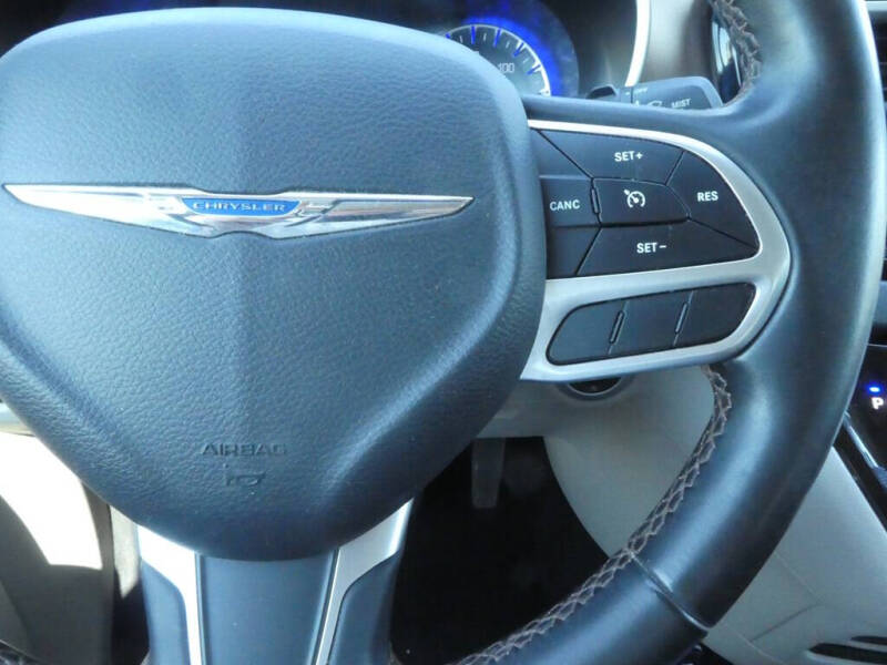 2017 Chrysler Pacifica Touring-L