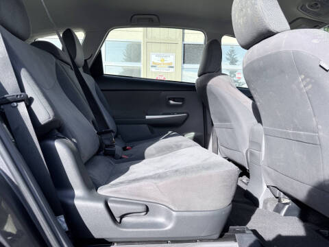 2012 Toyota Prius v Five