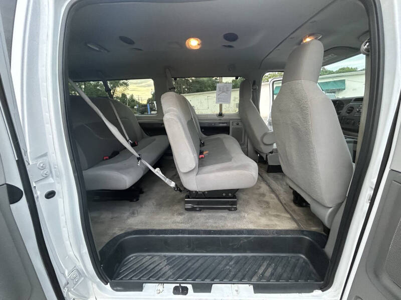 2012 Ford E-Series E-350 SD XLT