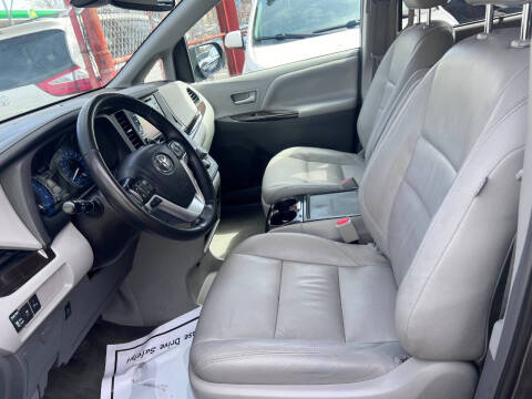 2019 Toyota Sienna XLE 8-Passenger