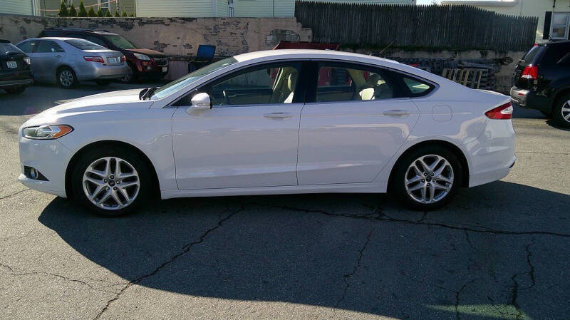 2014 Ford Fusion SE