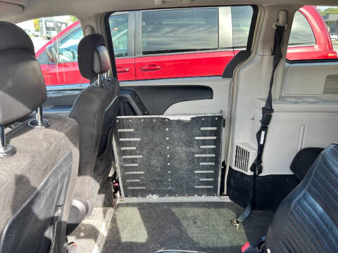 2011 Chrysler Town and Country Touring