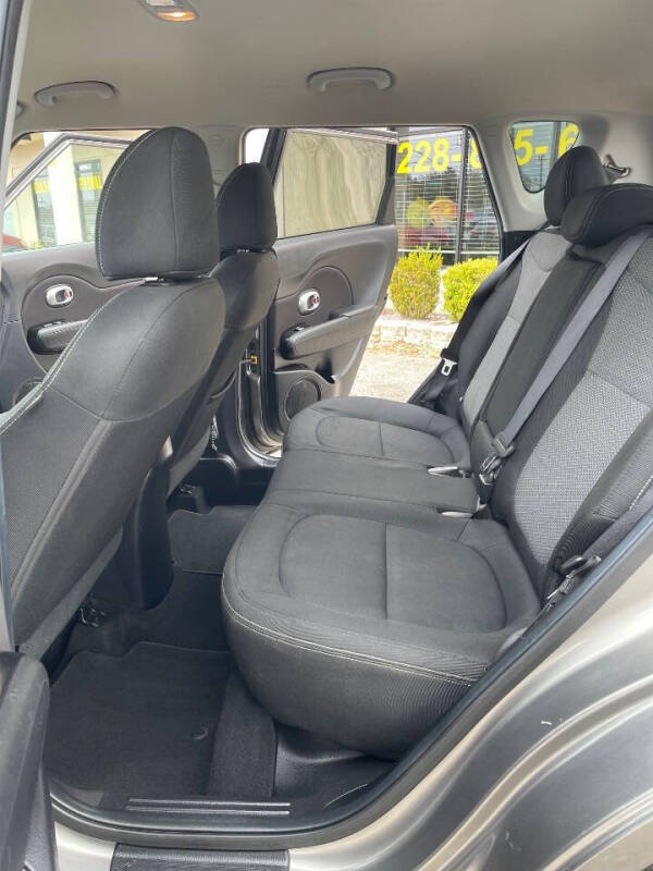 2017 Kia Soul +