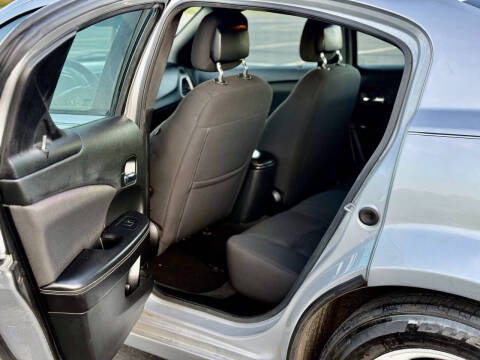 2012 Dodge Avenger SE