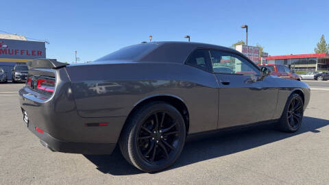 2016 Dodge Challenger SXT