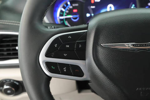 2022 Chrysler Pacifica Hybrid Touring L