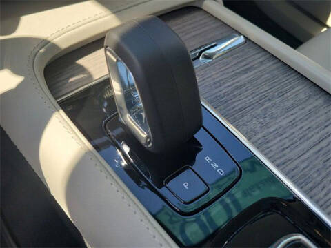 2024 Volvo XC90 B5 Plus Bright Theme