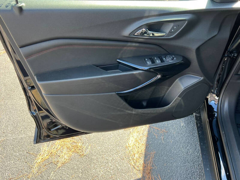 2025 Chevrolet Trax RS