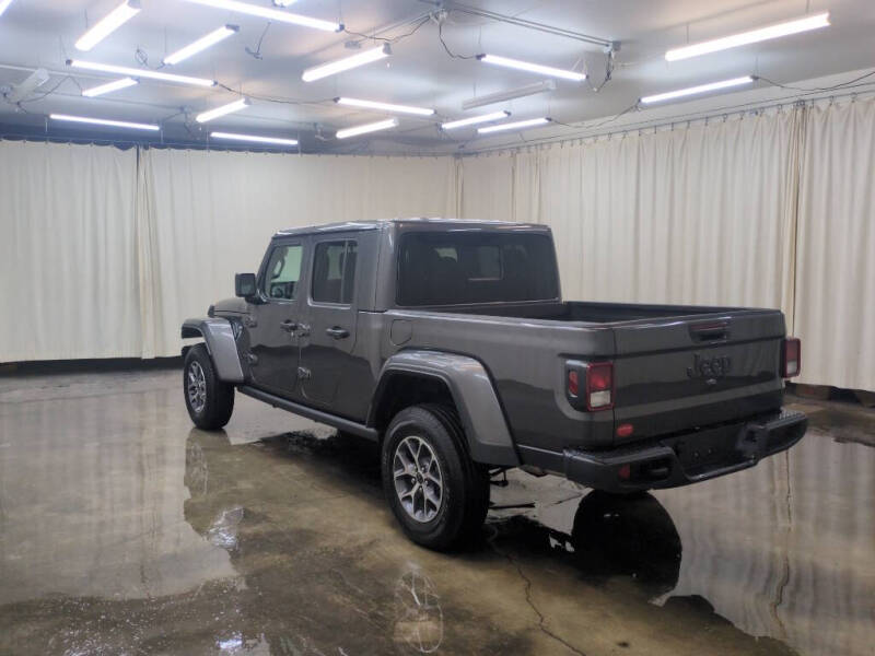 2025 Jeep Gladiator NightHawk