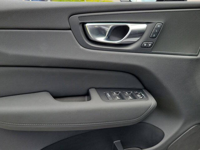 2026 Volvo XC60 B5 Core