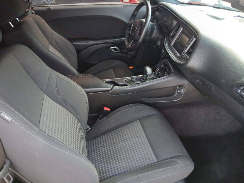 2017 Dodge Challenger SXT