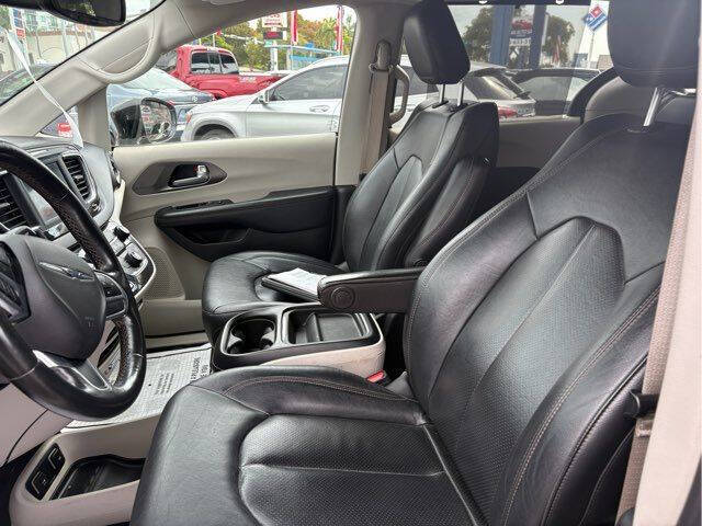 2020 Chrysler Pacifica Touring L