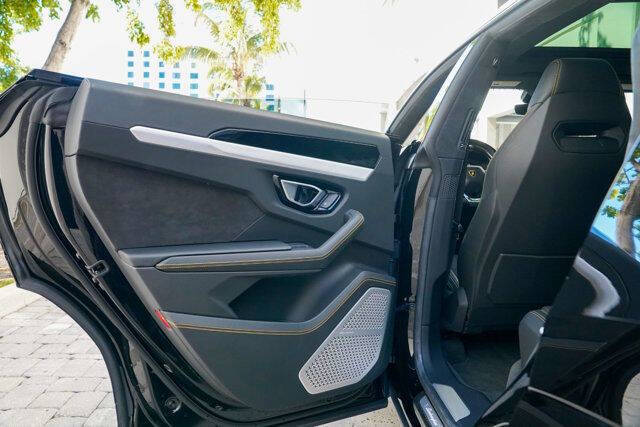 2022 Lamborghini Urus