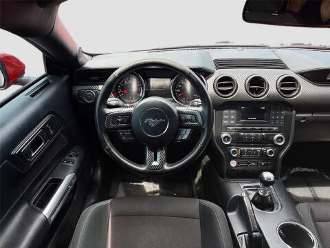 2017 Ford Mustang V6