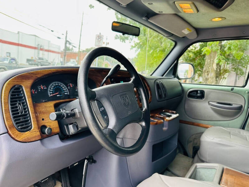 2000 Dodge Ram Van 1500