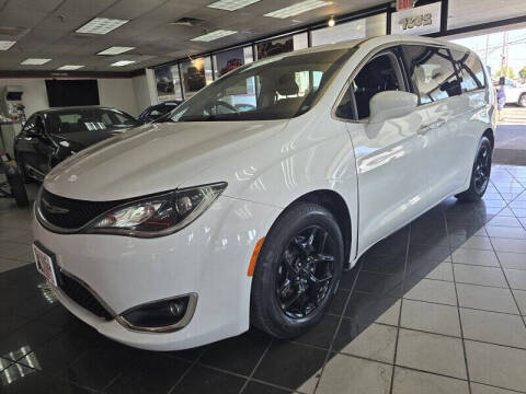 2018 Chrysler Pacifica Touring Plus