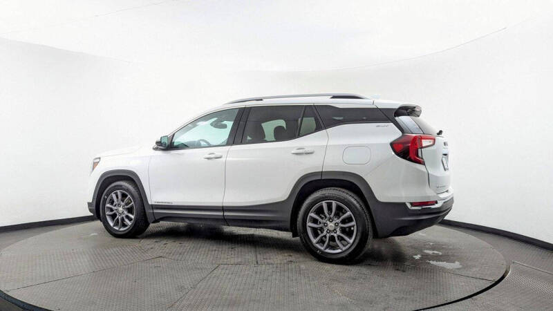 2023 GMC Terrain SLT