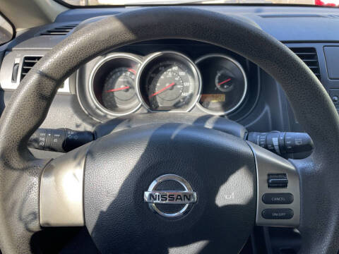 2011 Nissan Versa 1.8 SL