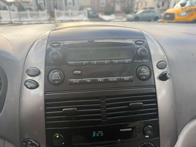 2007 Toyota Sienna LE 8-Passenger