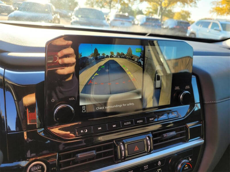 2024 Nissan Pathfinder SL