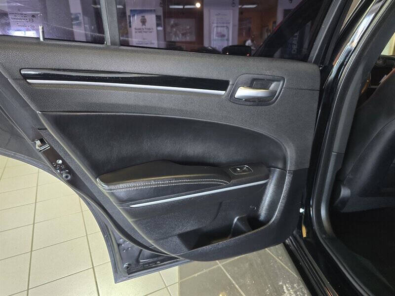 2021 Chrysler 300 S V6