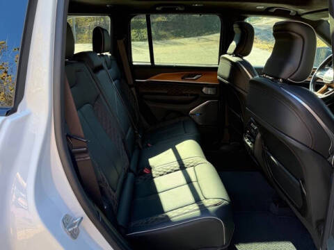 2022 Jeep Grand Cherokee Summit Reserve