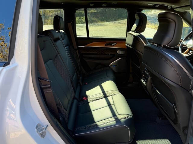 2022 Jeep Grand Cherokee Summit Reserve