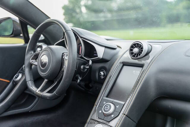 2013 McLaren MP4-12C Spider