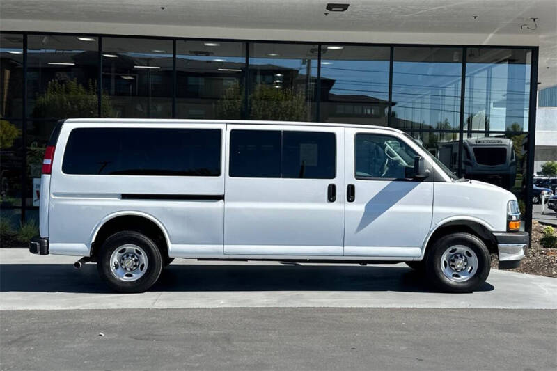 2024 Chevrolet Express LT 3500