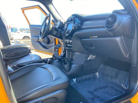 2017 MINI Hardtop 4 Door Cooper