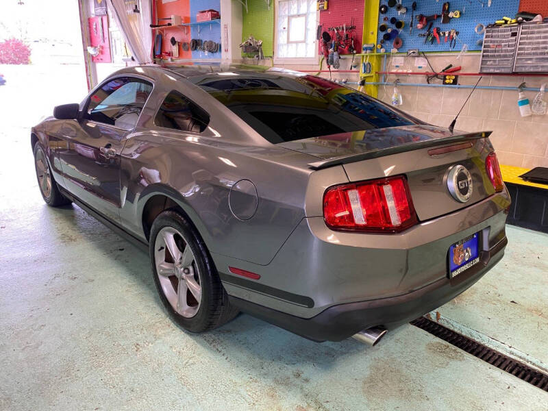 2010 Ford Mustang GT photo 4