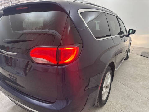 2018 Chrysler Pacifica Touring L Plus
